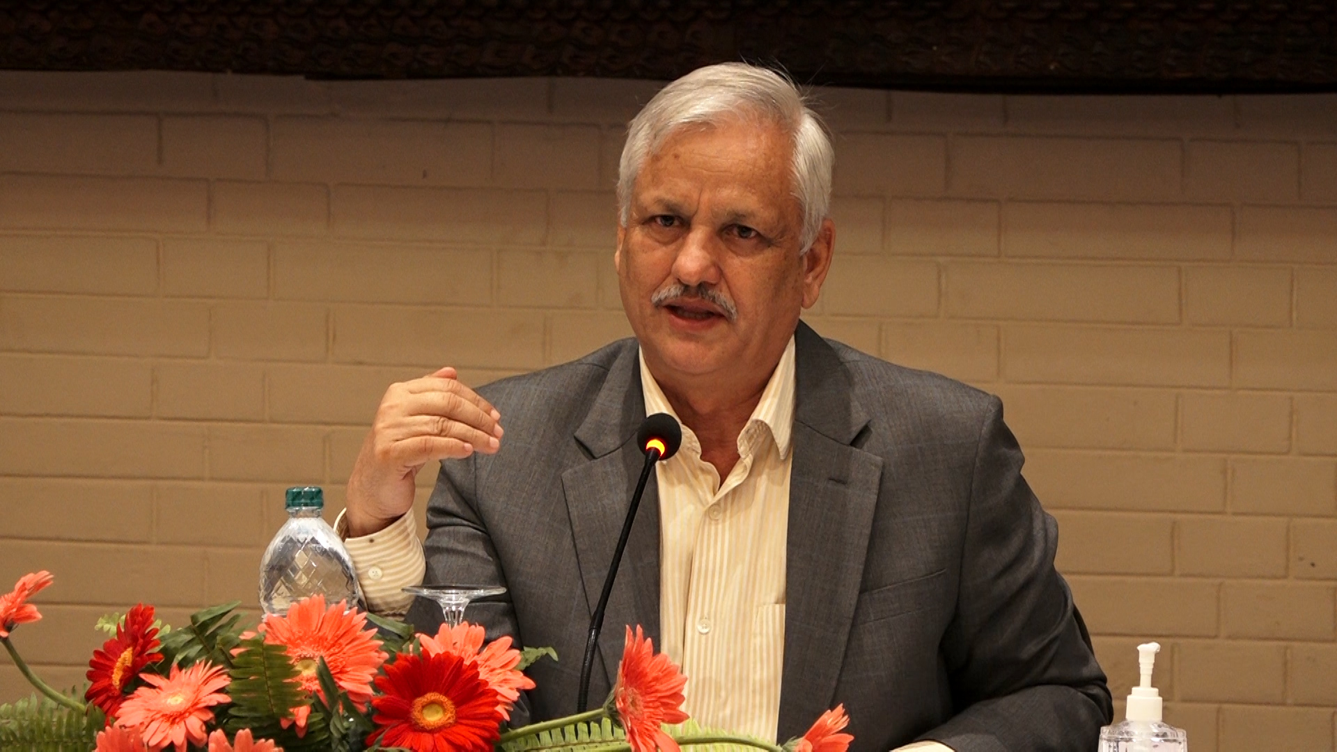भीम रावललाई लेखराजको जवाफ- केही असन्तुष्टि भए सामाजिक सञ्जालमा होइन, पार्टीको बैठकमा राख्नुस्